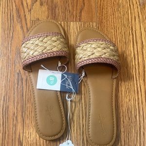 Nwt universal threads size 8.5